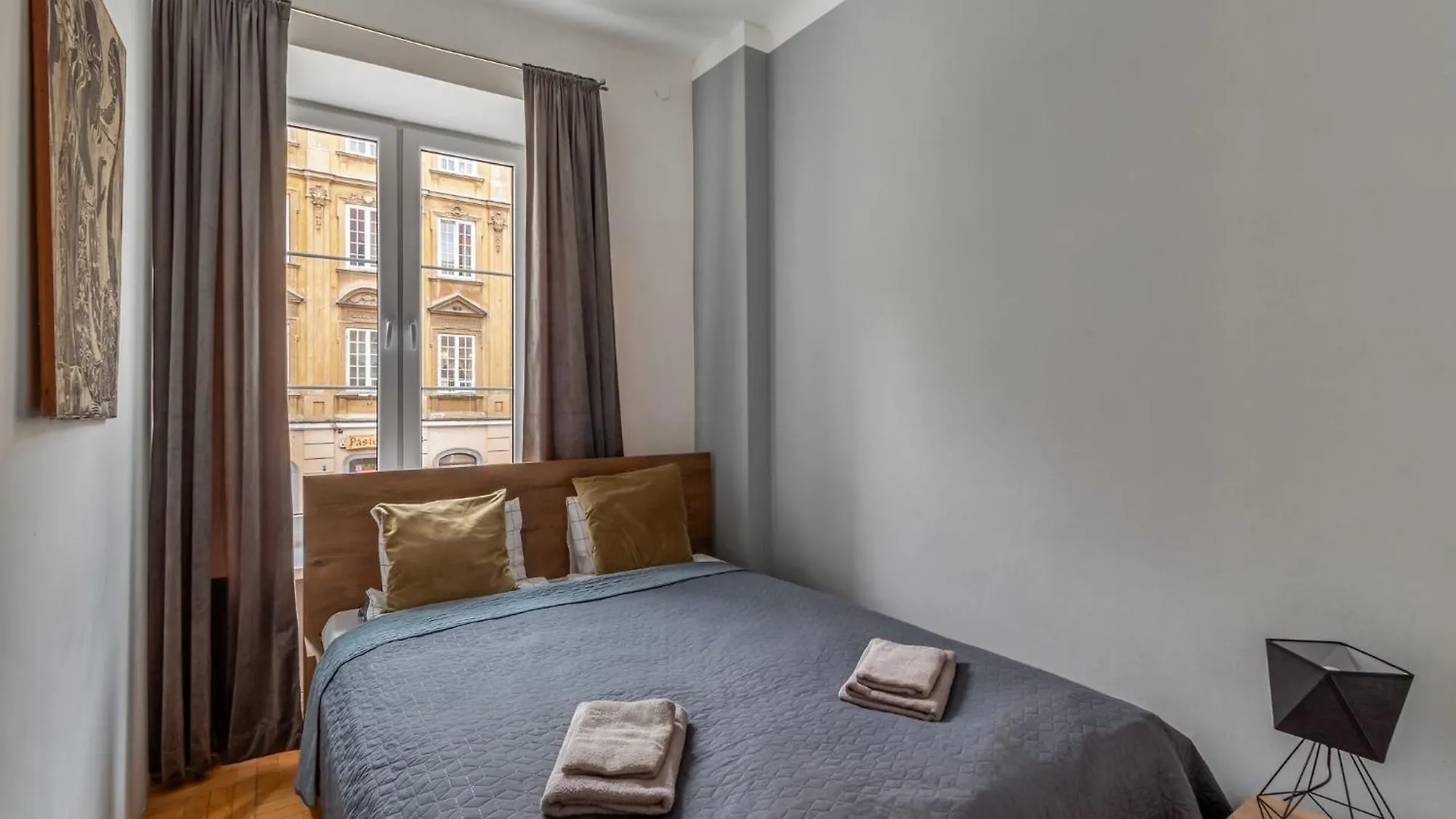 Golden Apartments Warsaw - Huge Comfortable 4 Bedrooms Apartment - Old Town - Freta
