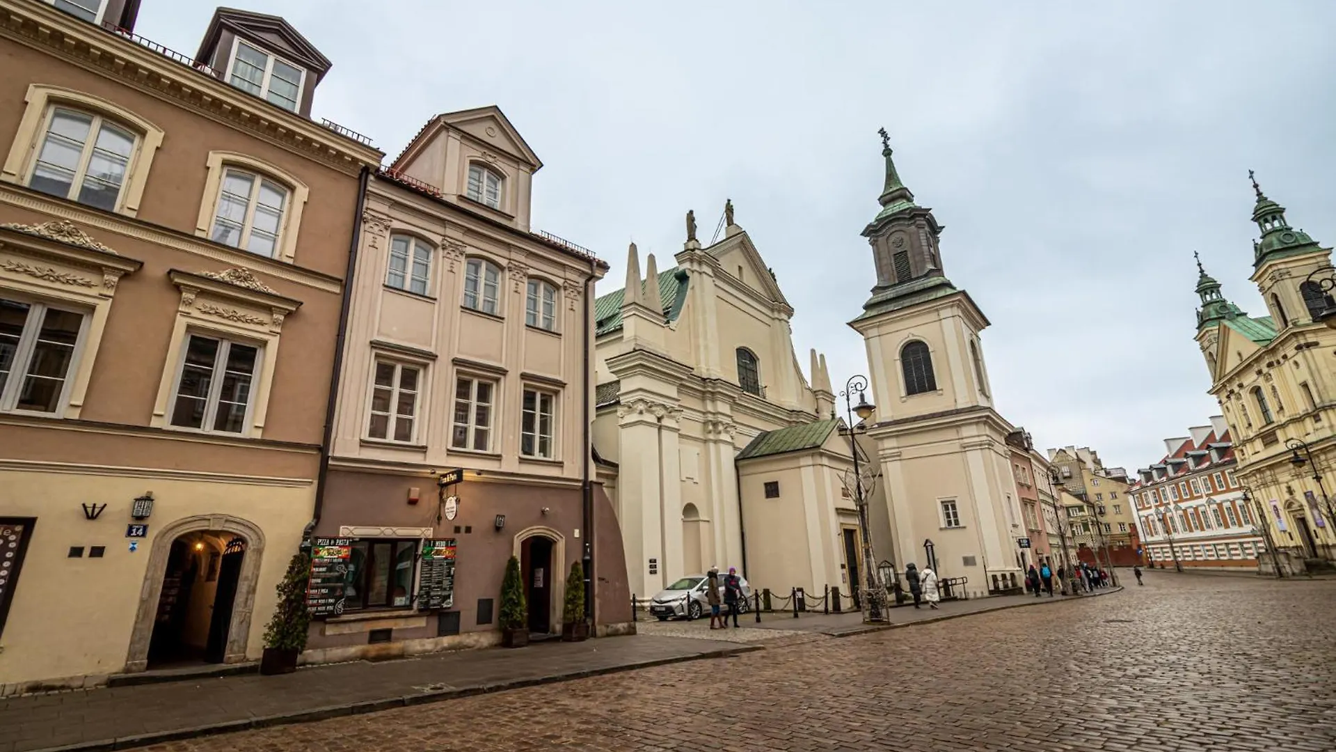 Golden Apartments Warsaw - Huge Comfortable 4 Bedrooms Apartment - Old Town - Freta 0*,  Poland