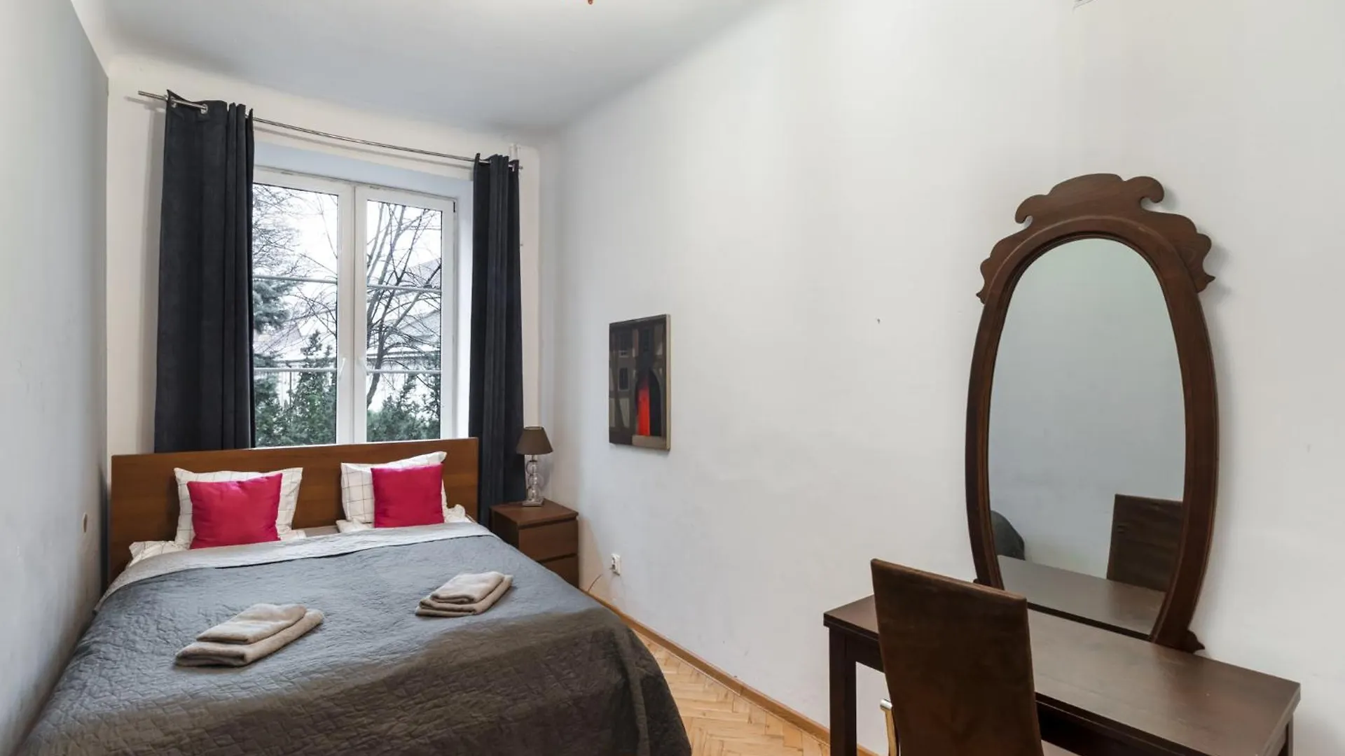Golden Apartments Warsaw - Huge Comfortable 4 Bedrooms Apartment - Old Town - Freta Poland